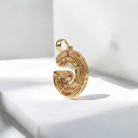 10K YG Diamond Letter G Pendant / 2.83gr / 1.1in / 0.55Wt Dia
