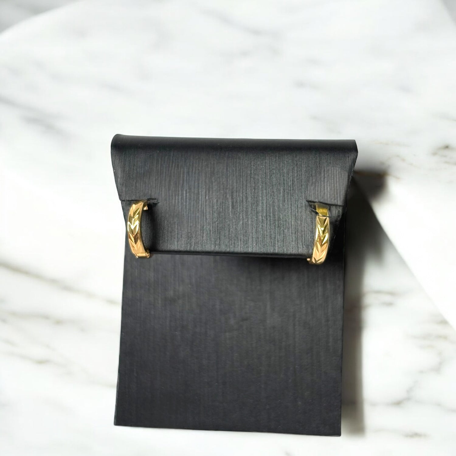 18K Yellow Gold Luxury Hoop Earrings / 0.64gr / 0.4in