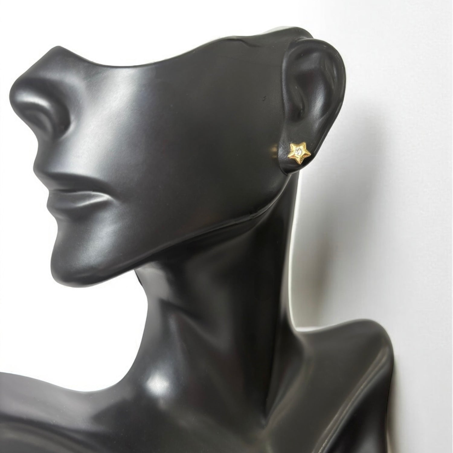 18K Yellow Gold Star Stud Earrings With Zircons / 0.5gr