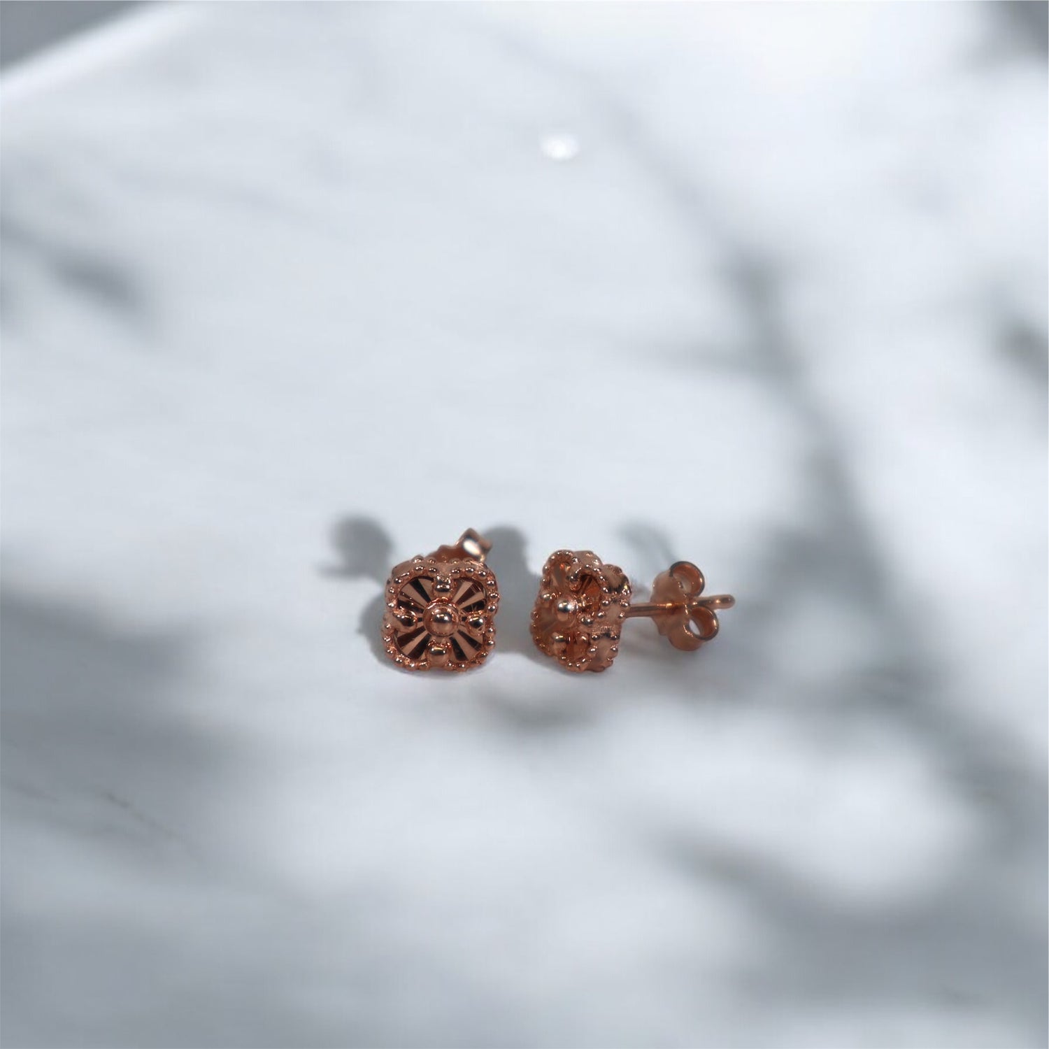 14K RG Diamond Cut Clover Stud Earrings / 1.58gr / 6.2mm