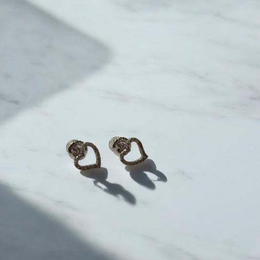 14K White Gold Diamond Heart Stud Earrings 0.12Ct Dia / 0.8gr