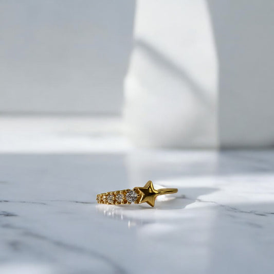 18K Yellow Gold Star Ring With Zircons / 1.5gr / Size 7