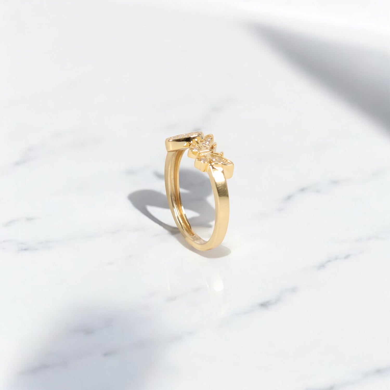 10K YG Diamond Butterfly - Letter O Rings / 2.2gr / Sz 7 / 0.08Wt Dia