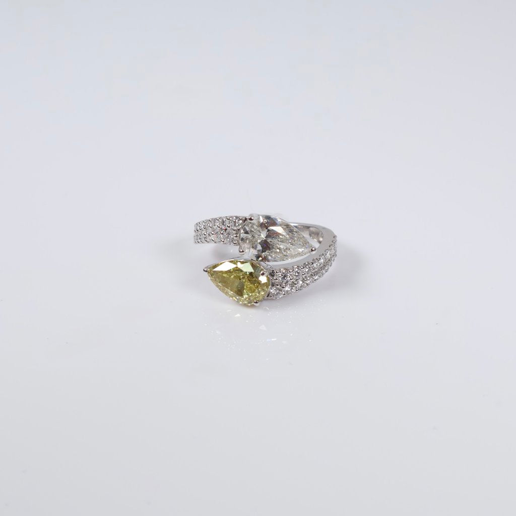 14K WG Lab Diamond Double Pear Cut Ring / 3.86gr / Sz 6.5 / 3.83Ct Lab / VS / F