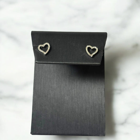 14K White Gold Diamond Heart Stud Earrings 0.12Ct Dia / 0.8gr