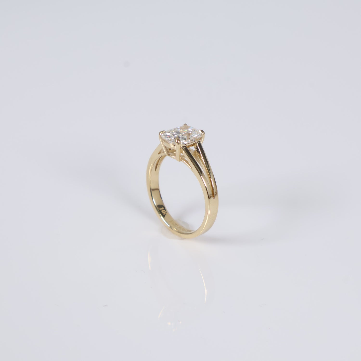 14K YG Lab Diamond Cushion Brilliant Engagement Ring / 3.15gr / Sz 6 / 1.53Ct Lab Dia / E / VS1