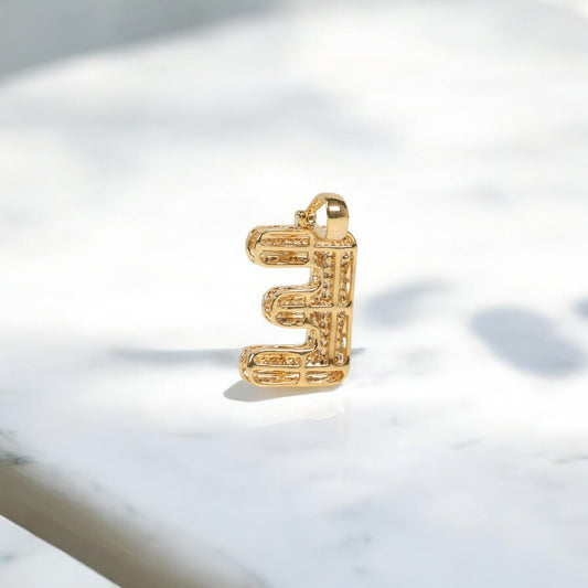 10K YG Diamond Letter E Pendant / 2.3gr / 1.1in / 0.47Wt Dia