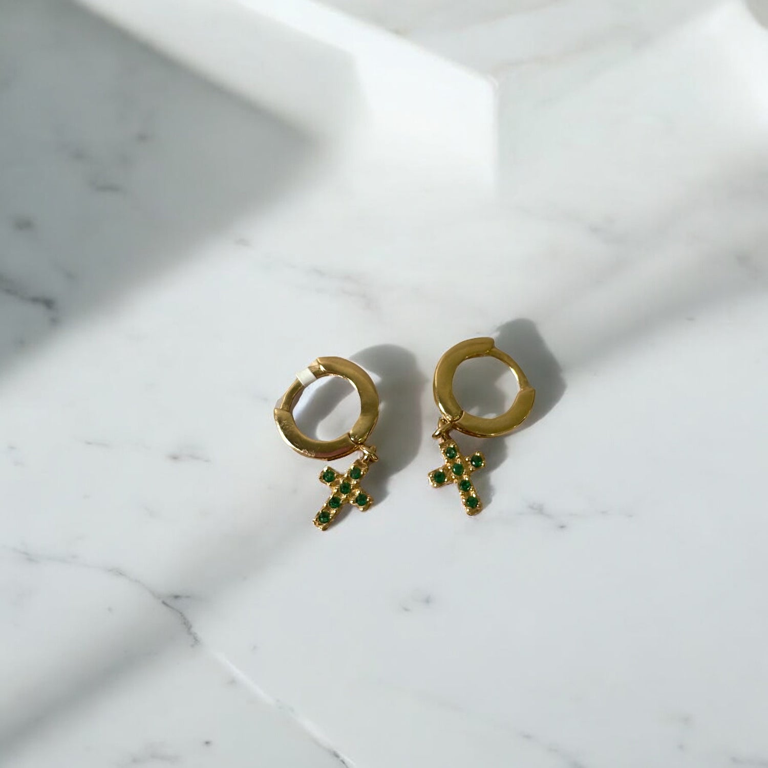 18K Yellow Gold Cross Hoop Earrings With Green Zircons / 2.66gr / 0.9in