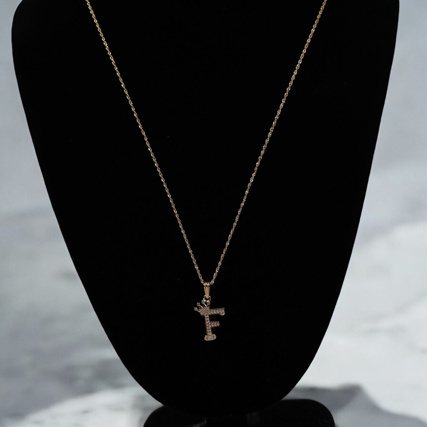 18K YG Letter F With Crown Set Jewelry / 2.4gr / 1.2mm / 24in / White Zircons