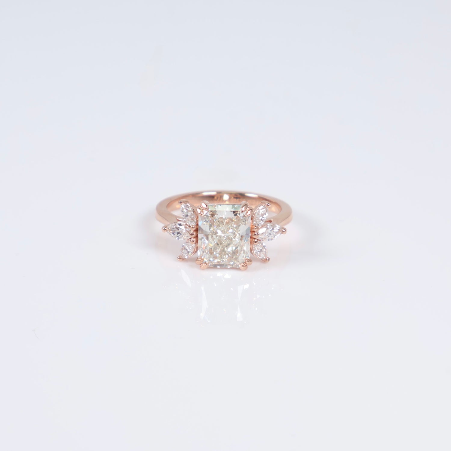 14K RG Lab Diamond Cut Cornered Rectangular Modified Brilliant With Certificate Engagement Ring / 3.8gr / Sz 7 / 2.80Ct Lab / F / VS