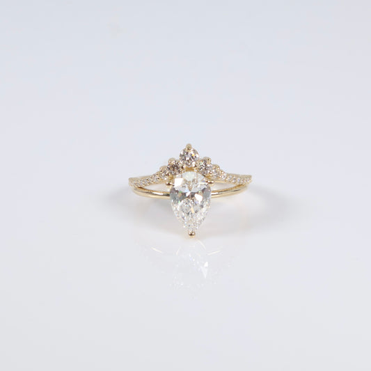 14K YG Lab Diamond Pear Cut Brilliant With Certificate Engagement Ring / 3.33gr / Sz 6.5 / 1.55Ct Lab Dia / F / VVS2