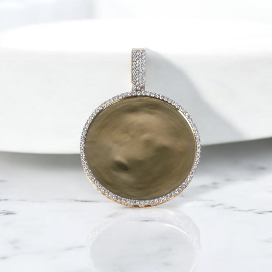 10K YG Diamond Memoral Pendant Pendant / 29.37gr / 2.7in / 2.56Wt Dia