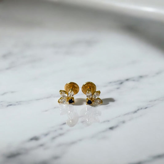 18K Yellow Gold Three Petal Flower Stud Earrings With Zircons / 0.9gr / 7mm