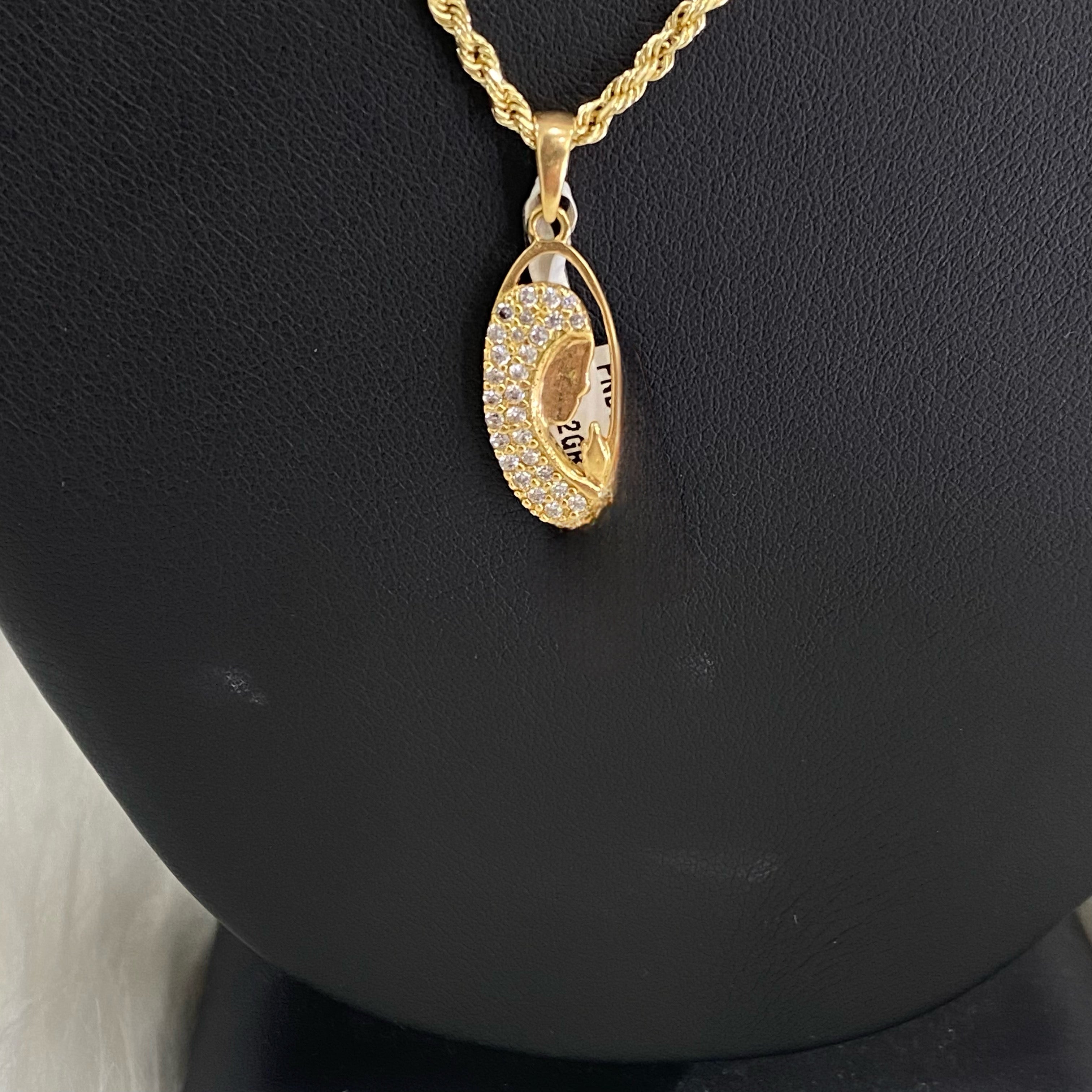 18K Yellow Gold Virgen Pendant With Zircons / 1.8gr