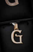 Letter G Pendant 14K Yellow Gold With Diamond / 3.9gr