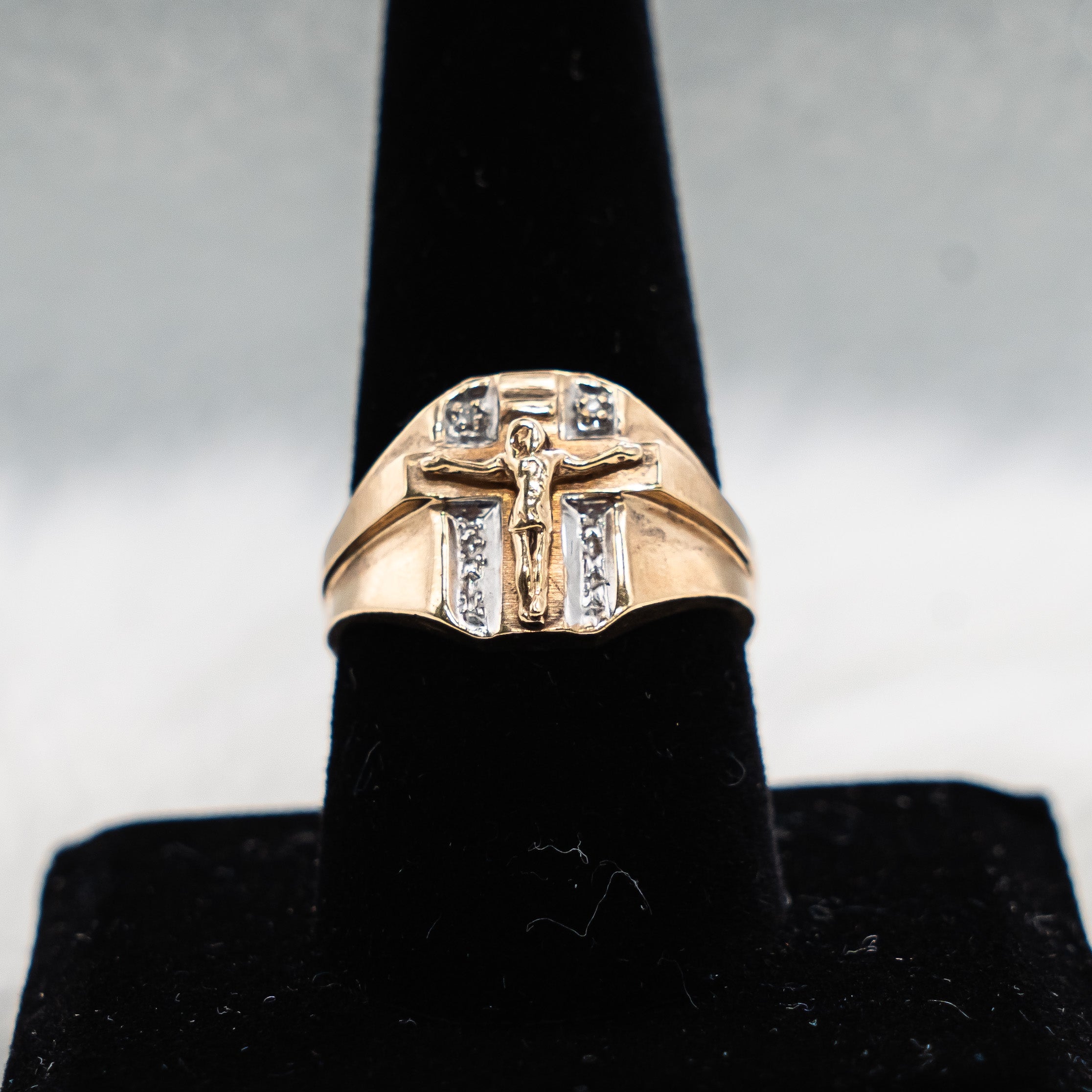 Jesus Cross Ring 10K Yellow Gold With Zirconia / 3.9gr / Size 10