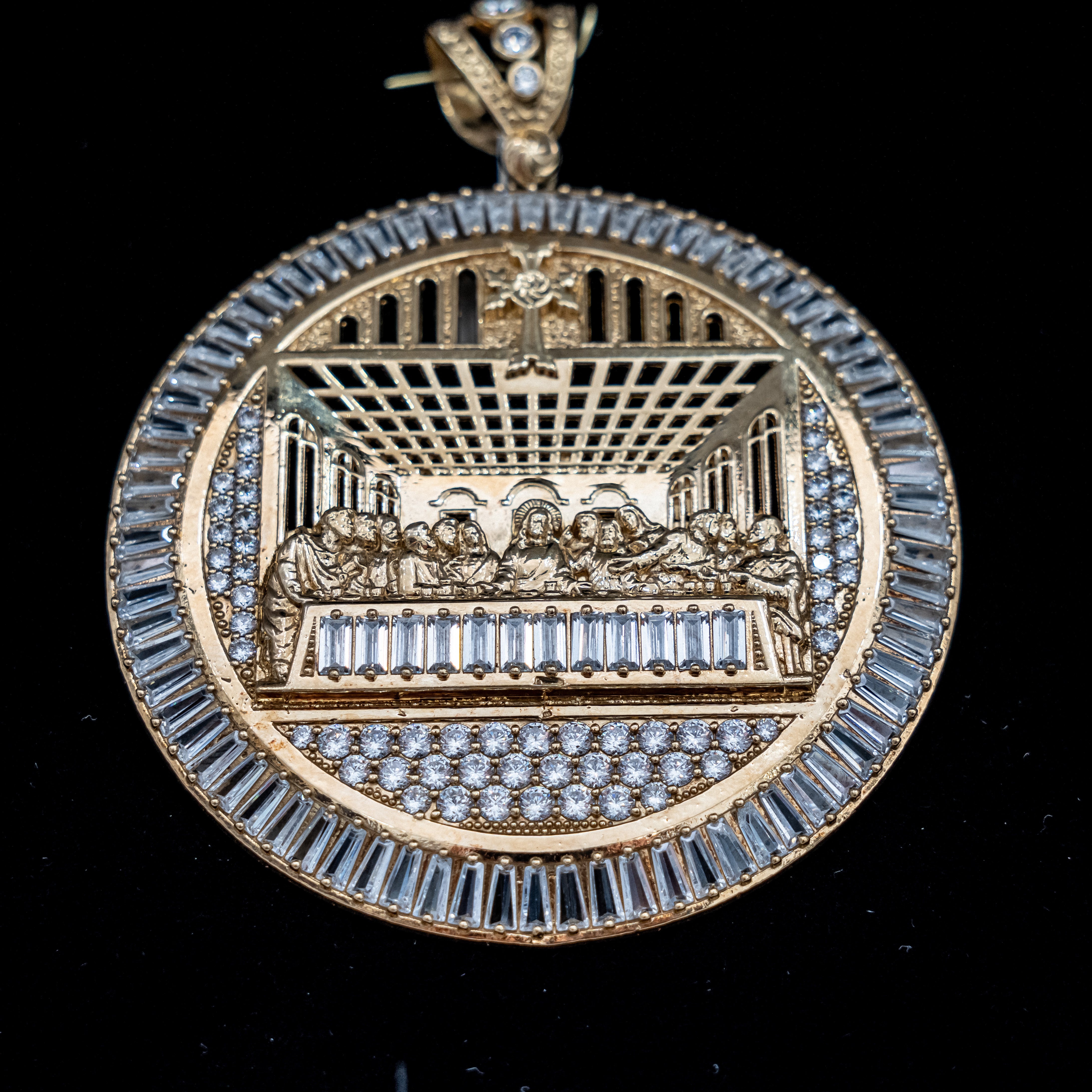 Big Round Last Supper Pendant 10K Yellow Gold With Zirconia / 69.2gr