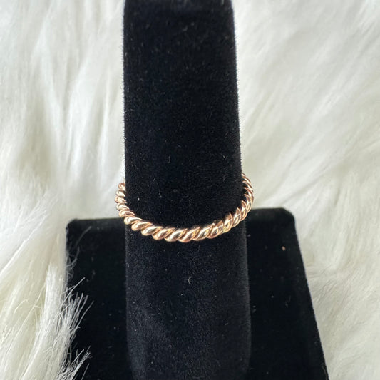 18K Three Colour Gold Rope Ring / 2.1gr / Size 5.5