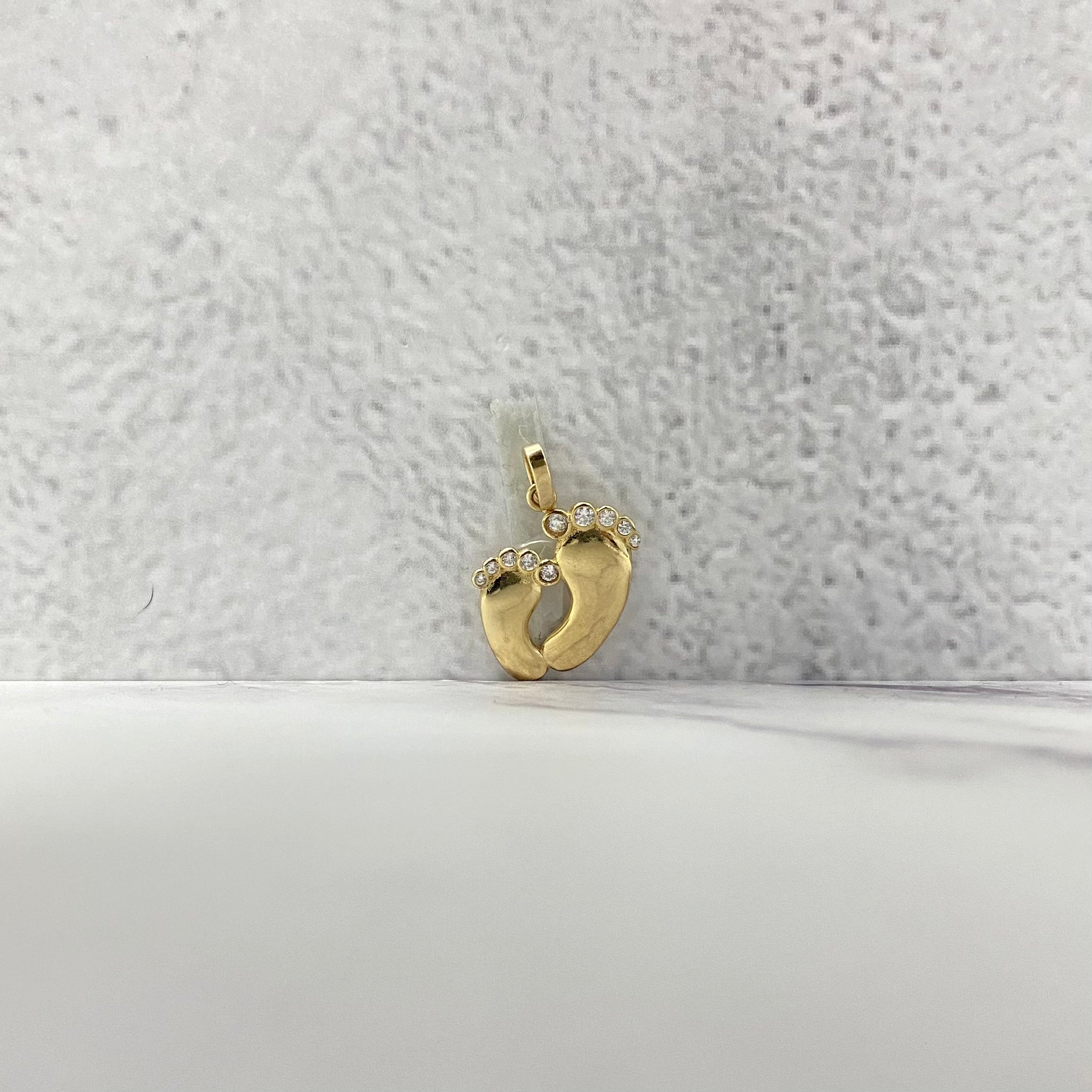 14K Yellow Gold Fingerprint Pendant With Zircons / 1.1gr / 0.7in