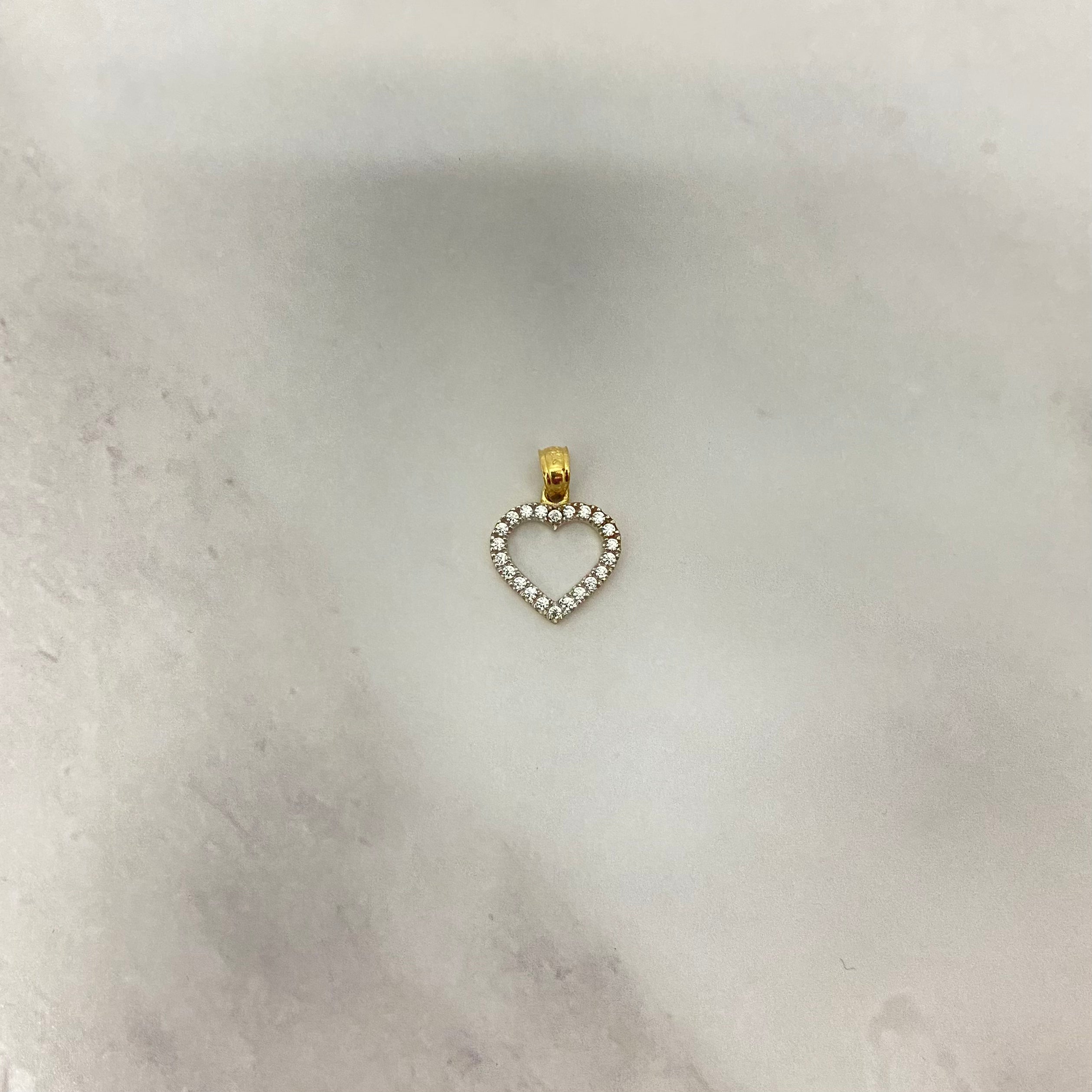 14K Yellow Gold Heart Pendant With Zircons / 0.8gr / 0.6in