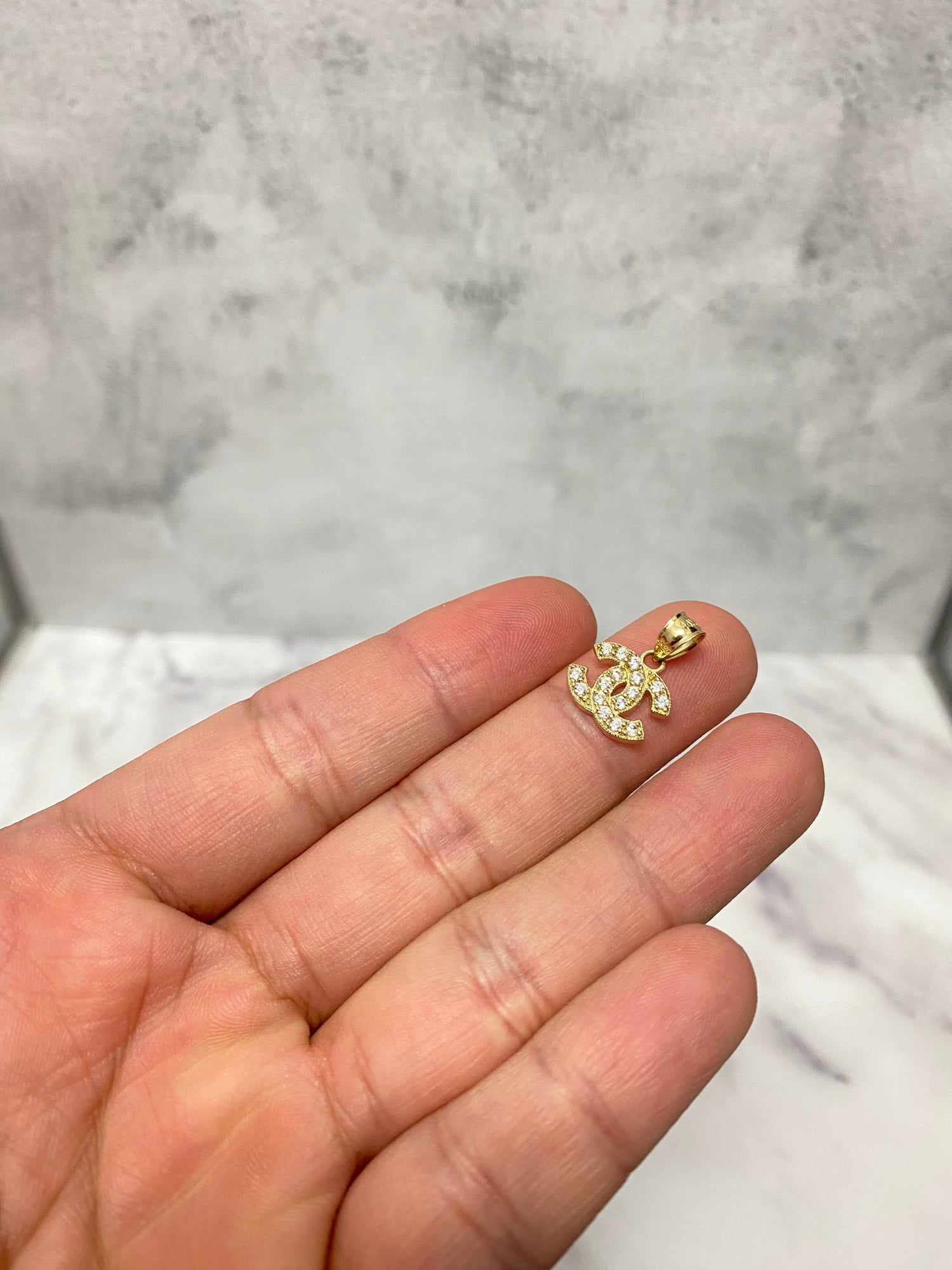 14K Yellow Gold Cc Pendant With Zircons / 1.2gr / 0.6in