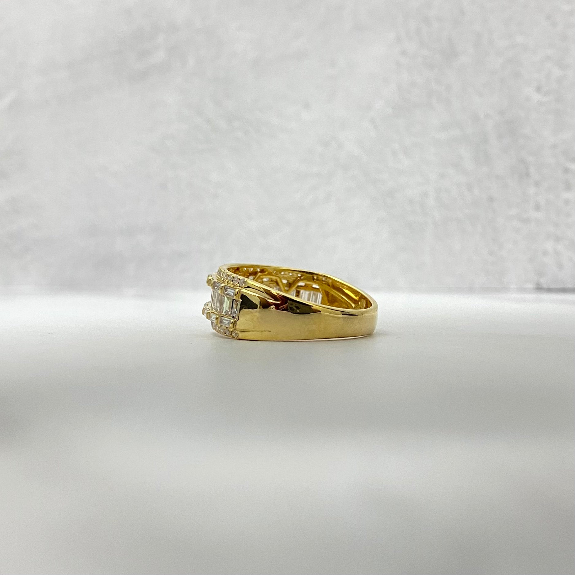 10K Yellow Gold Luxury Ring Ct Dia / 5.5gr / Size 10.5