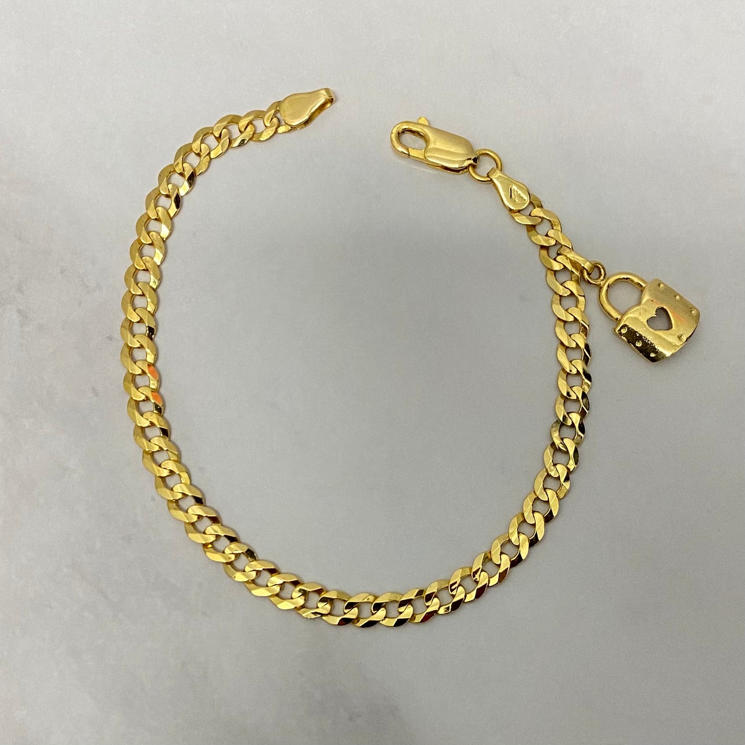 14K Yellow Gold American Cuban Link Bracelet With Charm / 5.8gr / 4.3mm / 7in