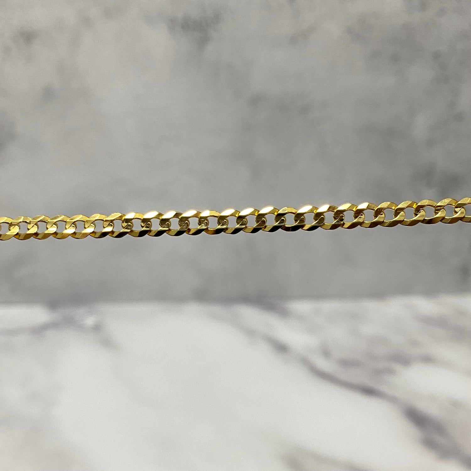 14K Yellow Gold American Cuban Link Bracelet With Charm / 5.8gr / 4.3mm / 7in
