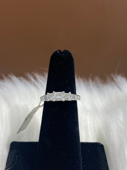 14K White Gold Diamond Luxury Engagement Ring Ct Dia / 3gr / Size 4.5