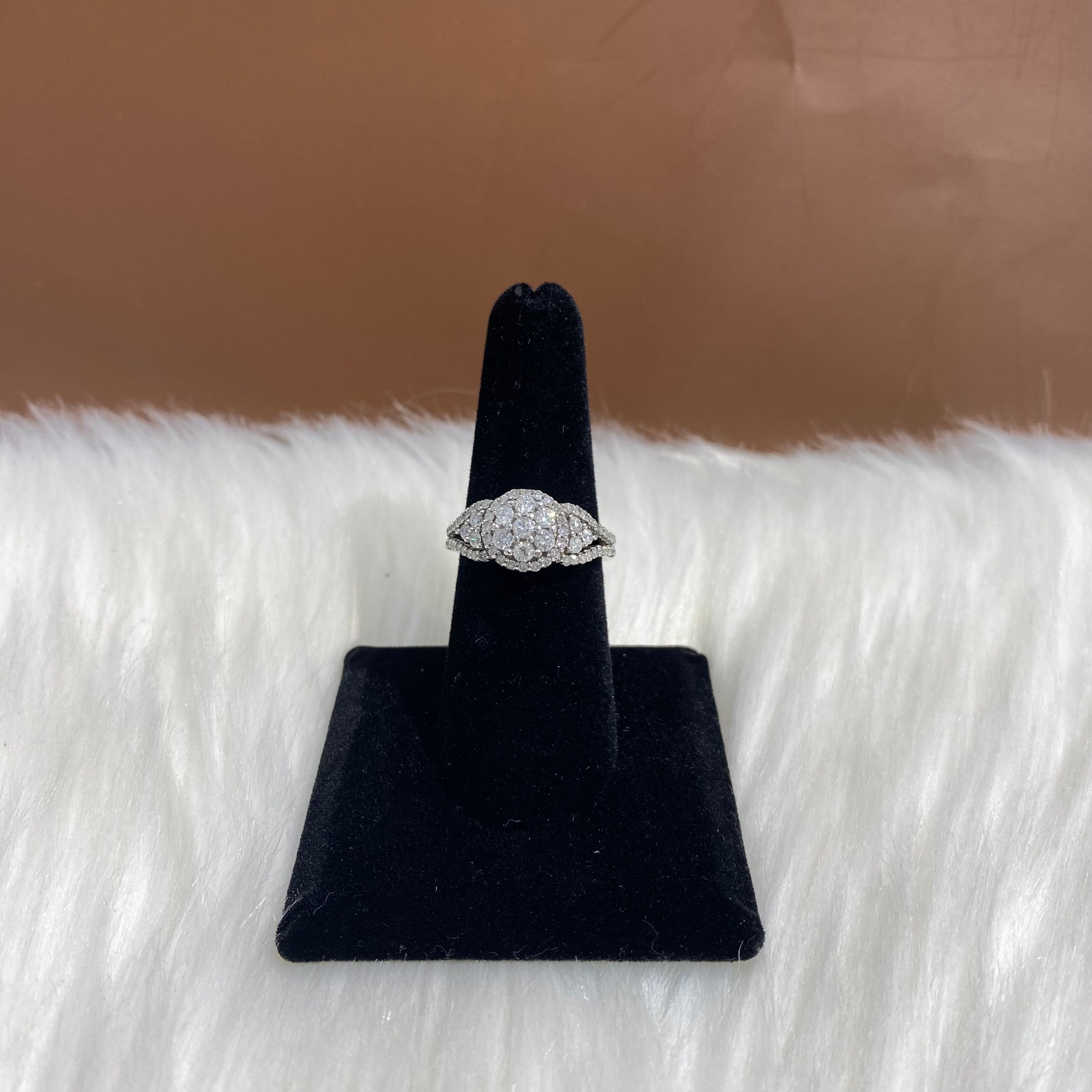 18K White Gold Diamond Fashion Ring 1Ct Dia / 5.5gr / Size 6.5