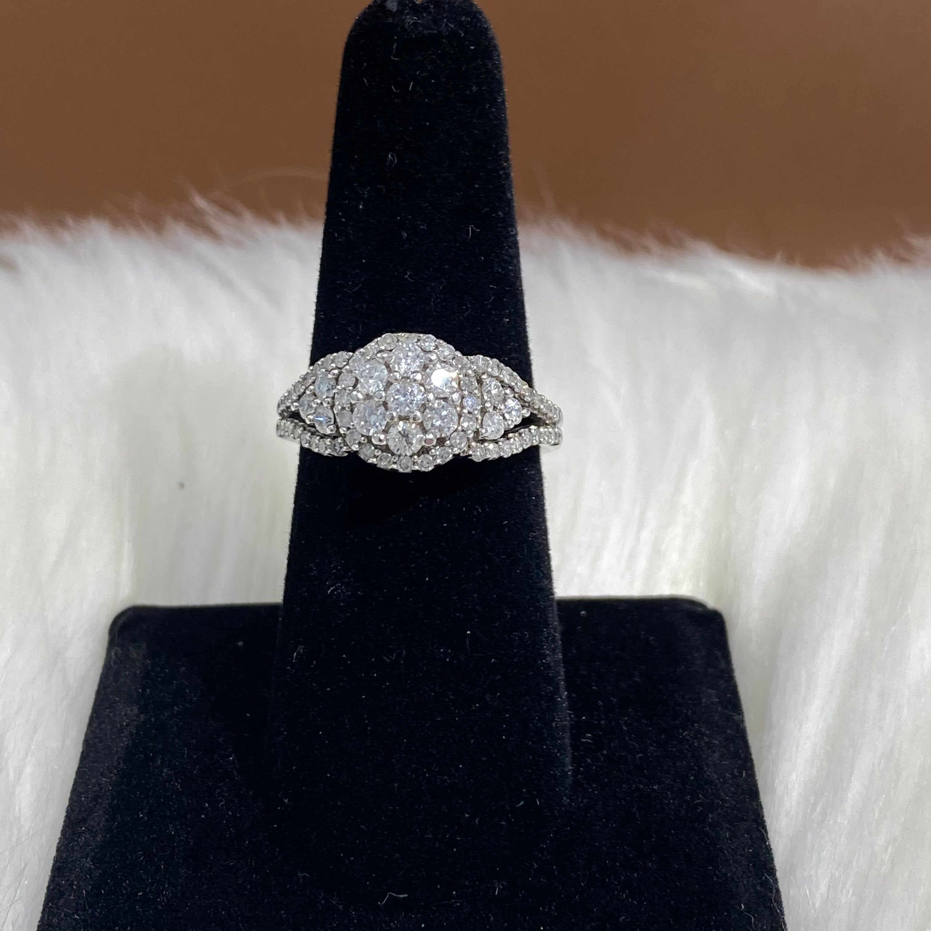 18K White Gold Diamond Fashion Ring 1Ct Dia / 5.5gr / Size 6.5