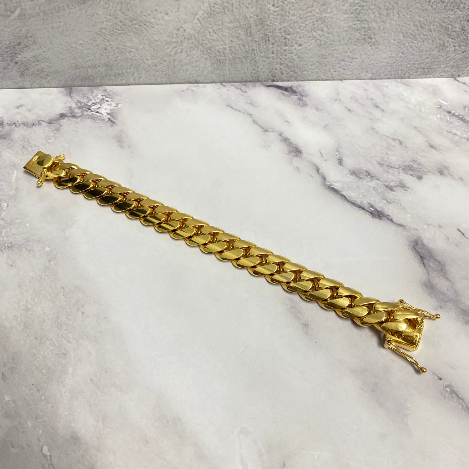 10K Yellow Gold Cuban Links Bracelet / 134.6gr / 15mm / 8in