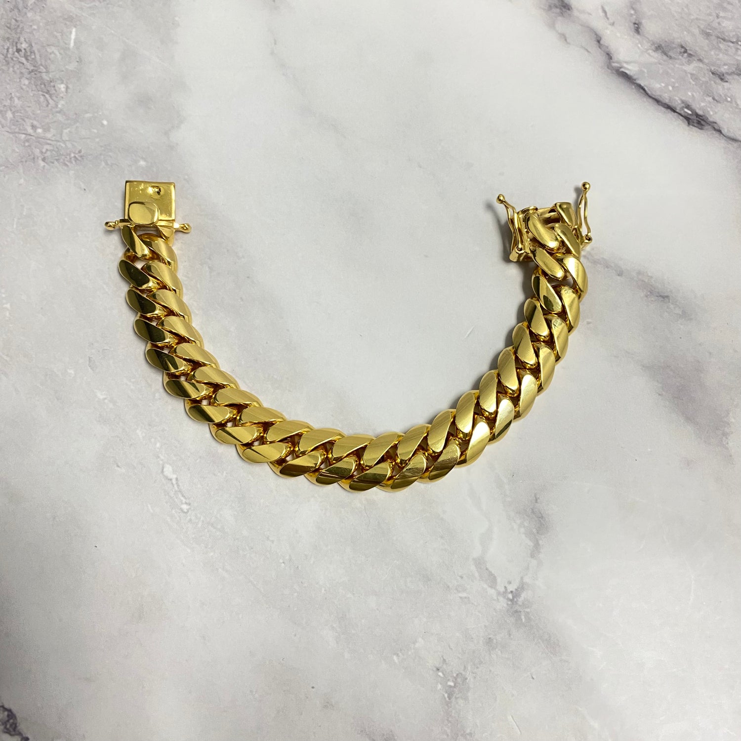 10K Yellow Gold Cuban Links Bracelet / 134.6gr / 15mm / 8in
