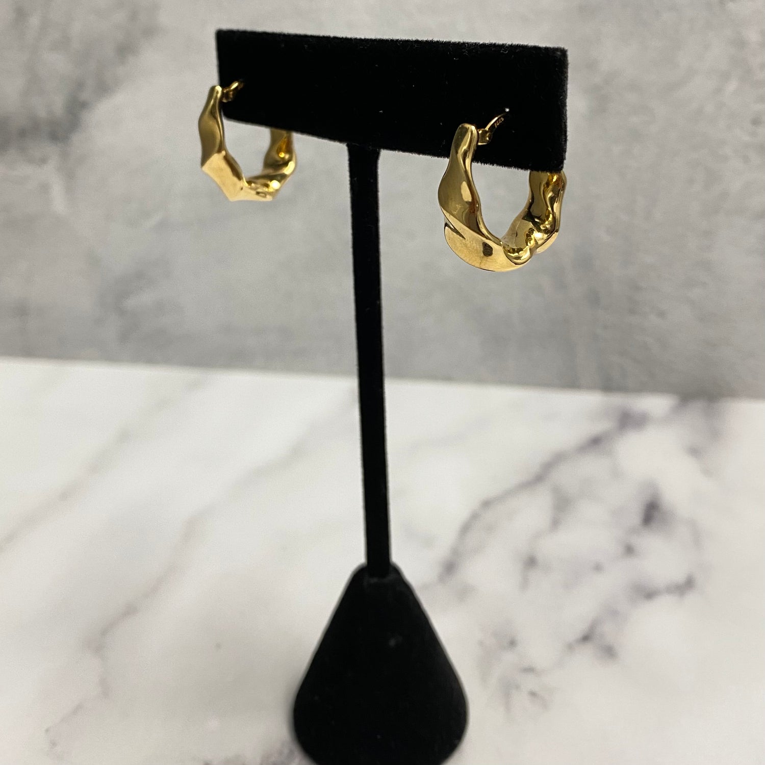 14K Yellow Gold Vinatge Hoop Earrings / 3gr / 0.6in