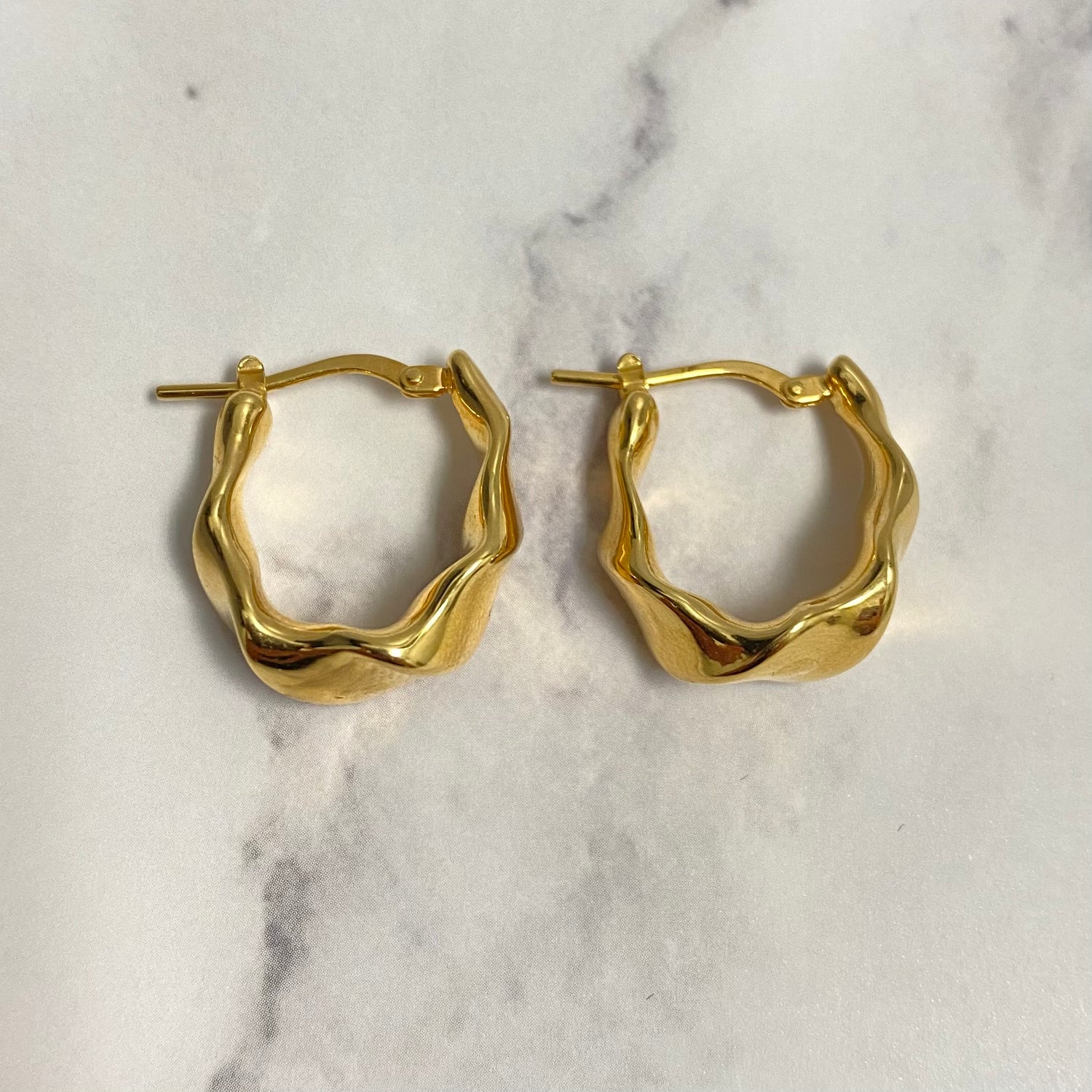 14K Yellow Gold Vinatge Hoop Earrings / 3gr / 0.6in