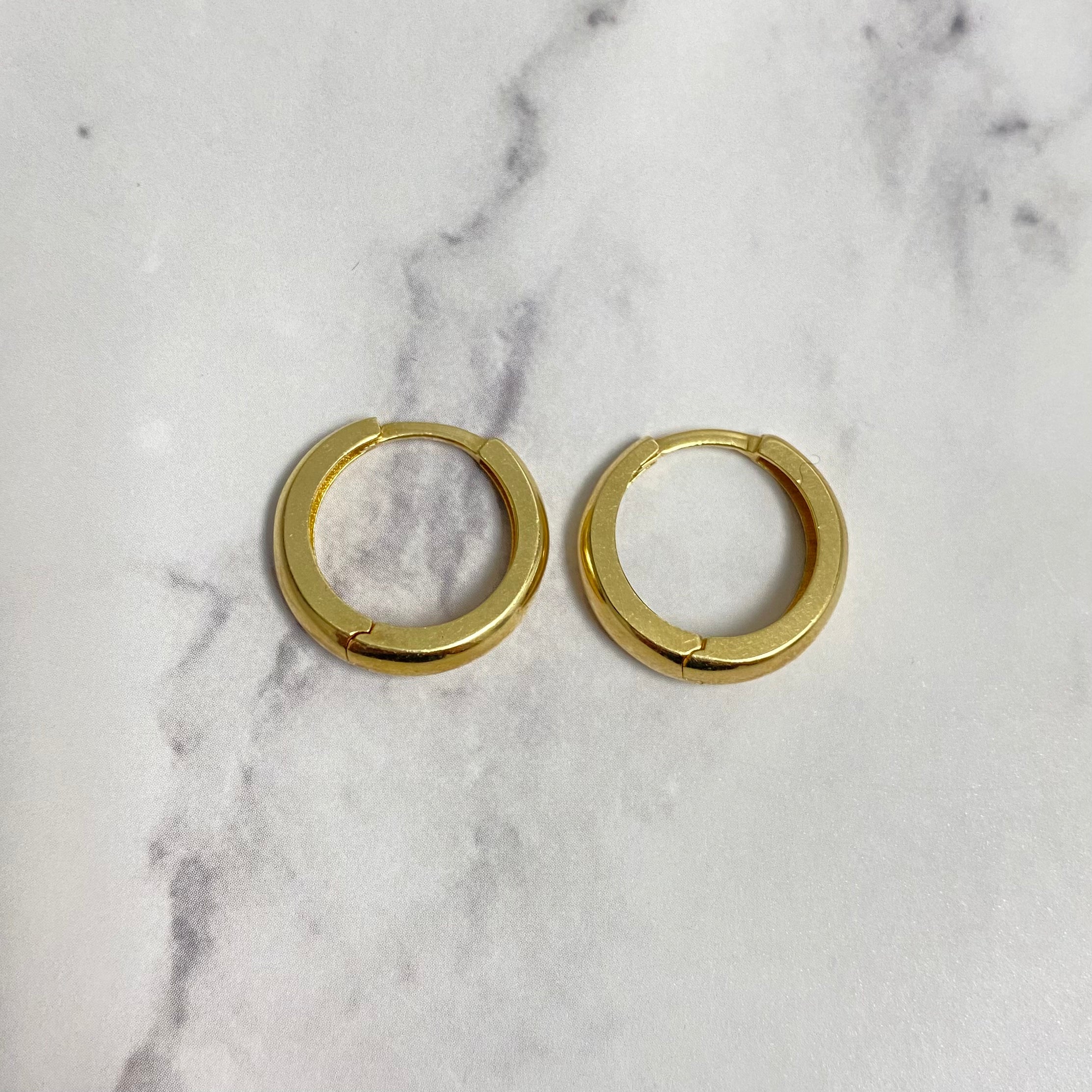 14K Yellow Gold Hoop Earrings / 2.5gr