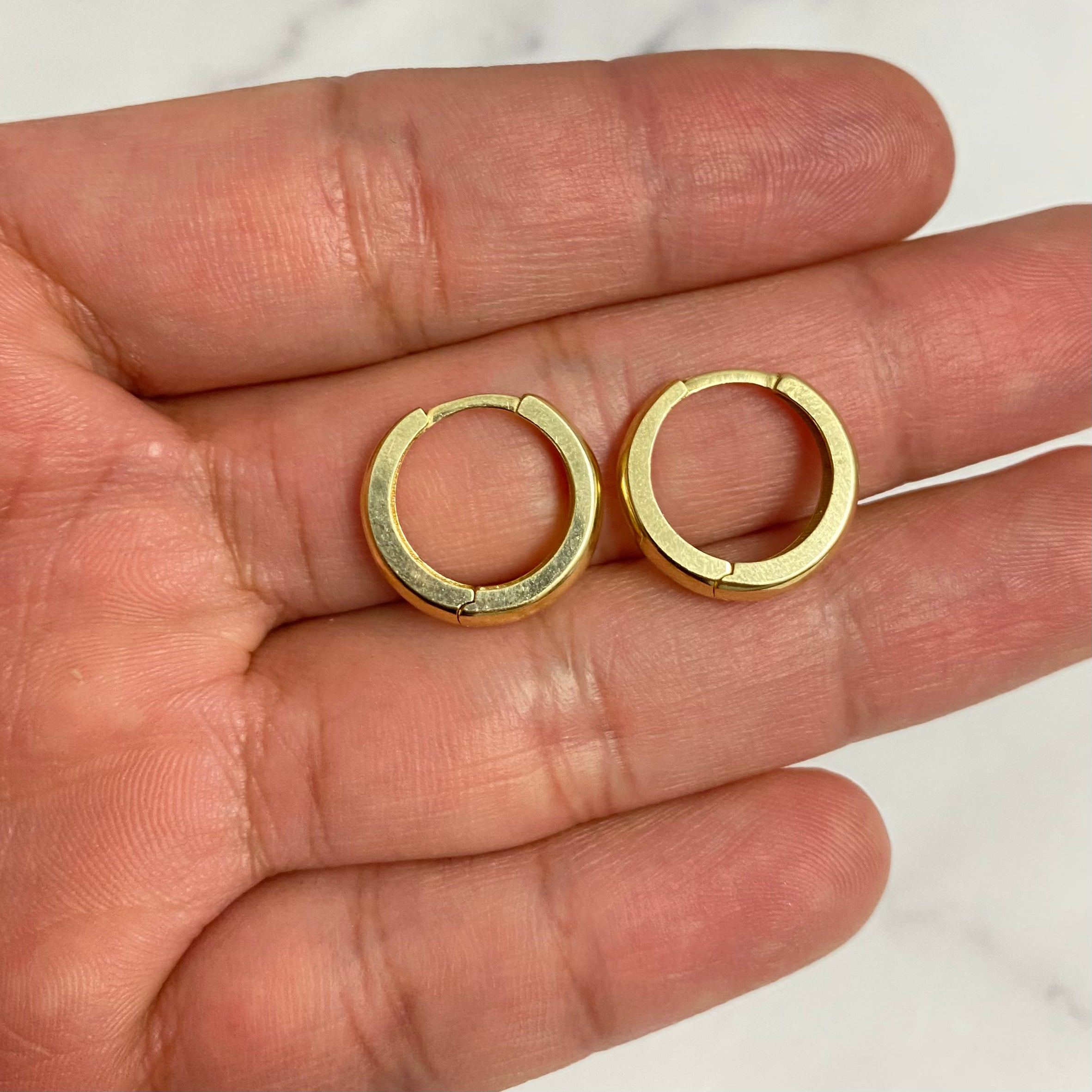 14K Yellow Gold Hoop Earrings / 2.5gr