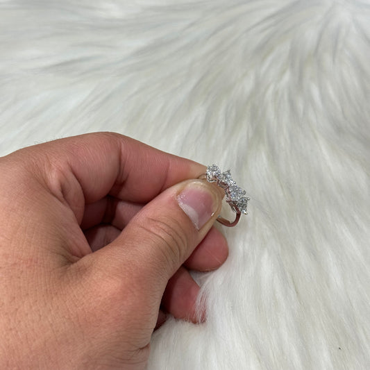 14K White Gold Diamond Hearts Engagement Ring 0.50Ct Dia / 2.9gr / Size 7