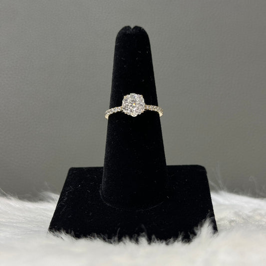 10K Yellow Gold Diamond Flower Engagement Ring 1Ct Dia / 2.9gr / Size 7
