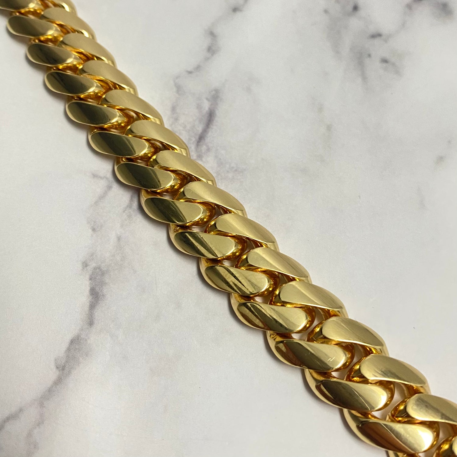 14K Yellow Gold Cuban Links Bracelet / 106.6gr / 12.6mm / 8in