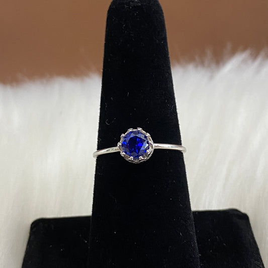 18K White Gold Lone Crown Ring With Blue Zircon / 2gr / Size 7