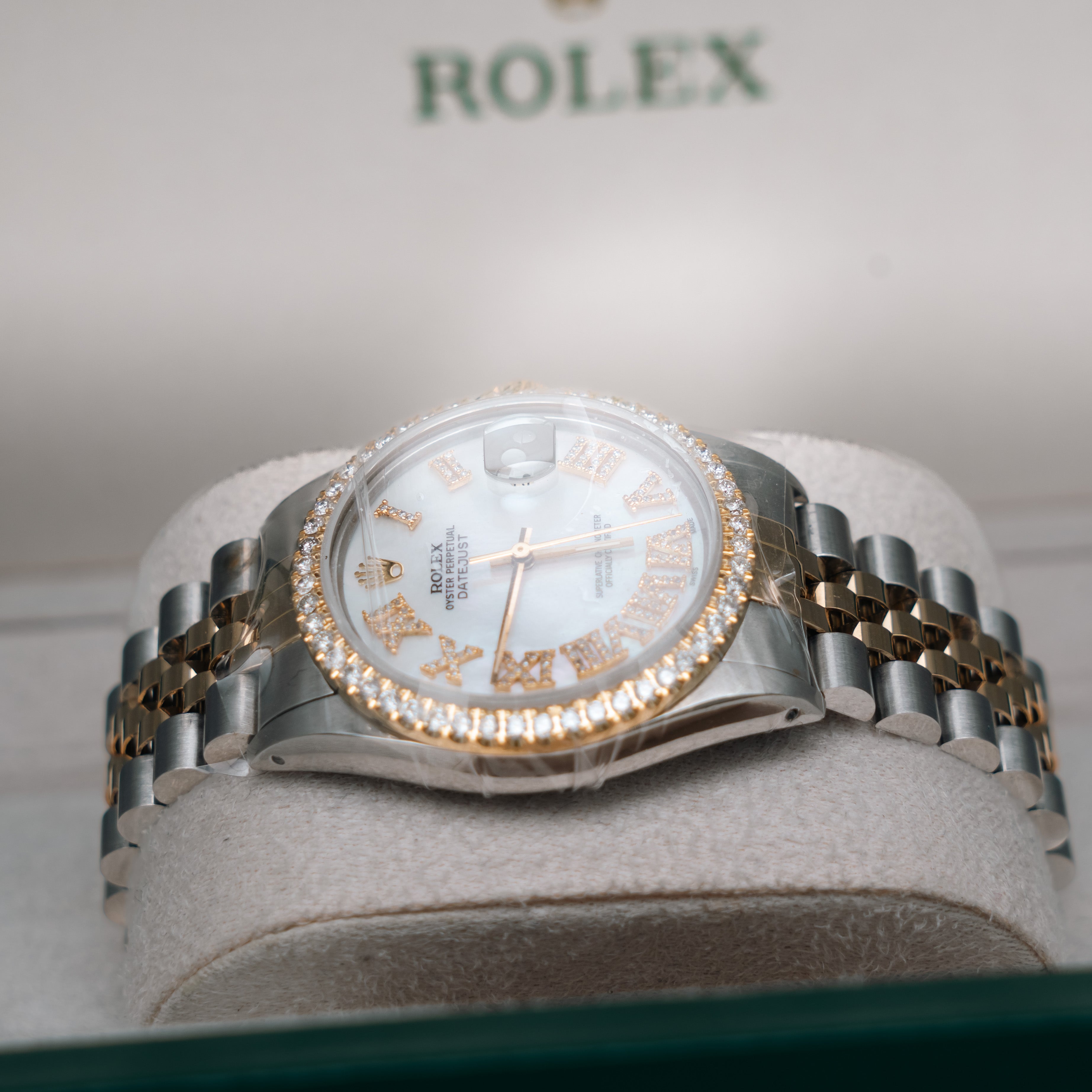 Rolex Date Just 36Mm Dia Bezel Dia Roman Dial Two Tone 18K Jubilee Band