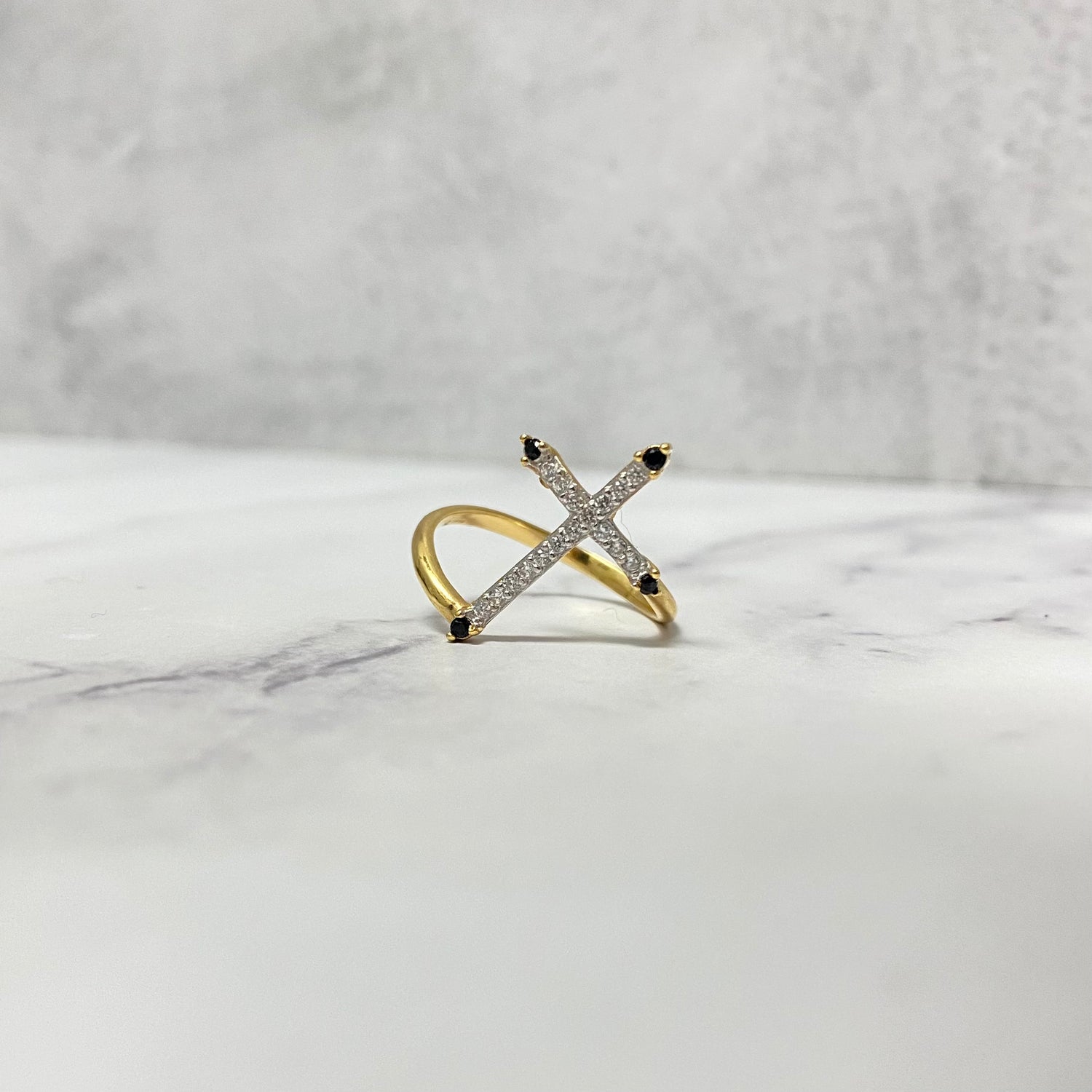 18K Yellow Gold Curved Cross Ring With Zircons / 2.6gr / Size 7 1/4