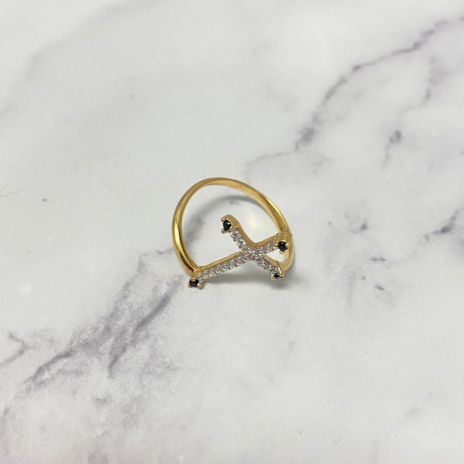 18K Yellow Gold Curved Cross Ring With Zircons / 2.6gr / Size 7 1/4