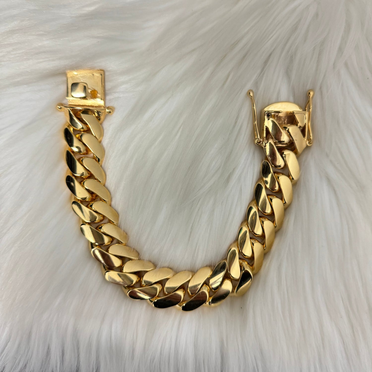 14K Yellow Gold Cuban Links Bracelet / 299.3gr / 20.5mm / 10in
