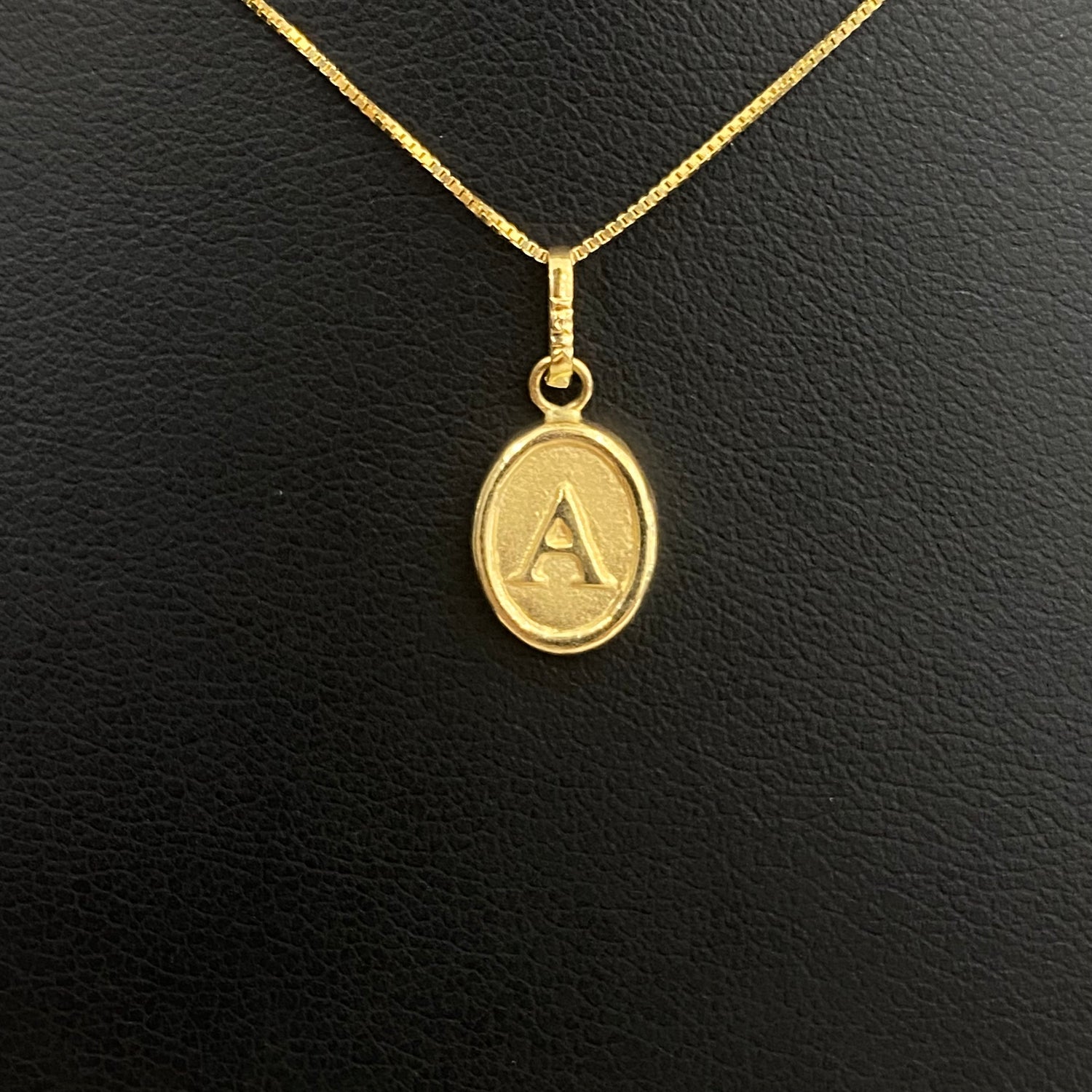 18K Yellow Gold Letter A Jewelry Set / 1.67gr / 0.6mm / 20in