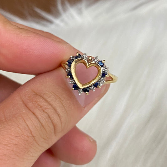 10K Yellow Gold Diamond Heart Ring Ct Dia/Sapphire / 2.3gr / Size 7