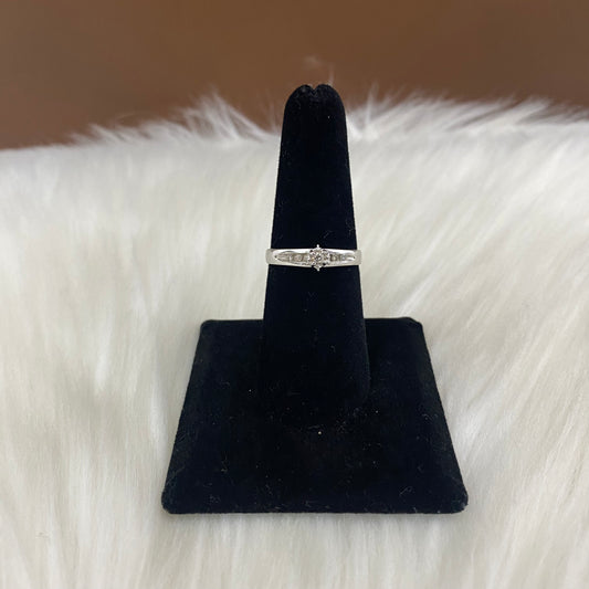 10K White Gold Daimond Fashion Wedding Ring Ct Dia / 2gr / Size 7