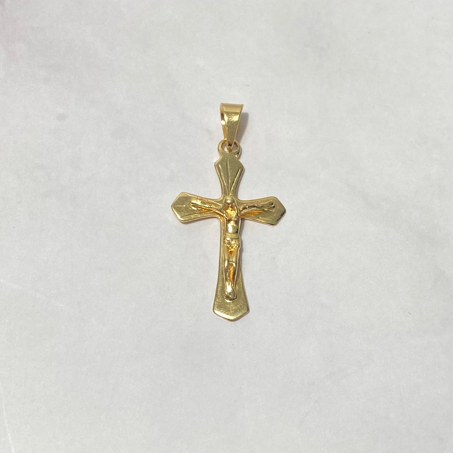 18K Yellow Gold Crucifix Pendant / 2.68gr / 1.5in