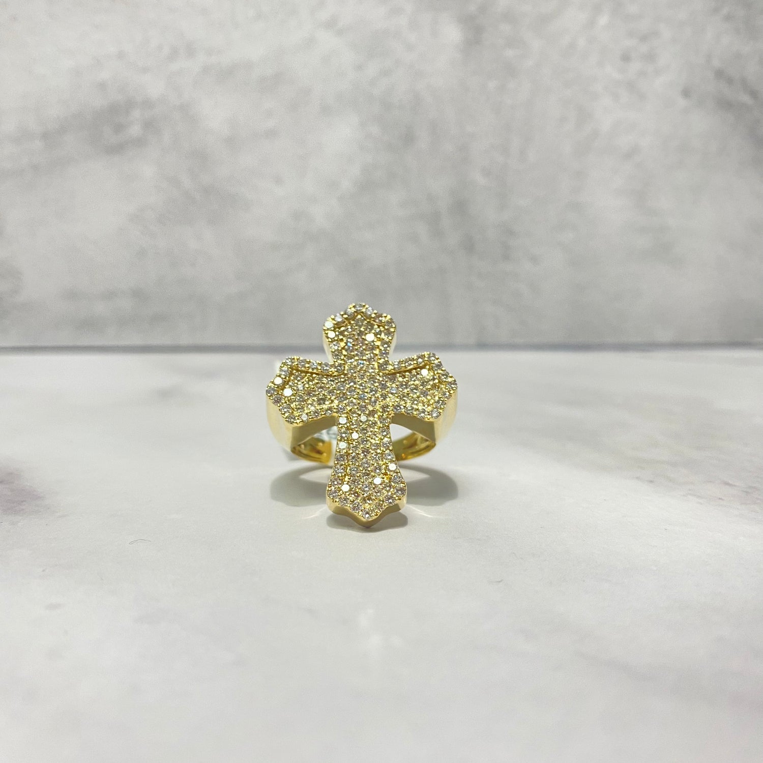 10K Yellow Gold Diamond Cross Ring 1.77Ct Dia / 9.15gr / Size 10